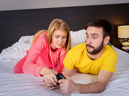 couple playing videogames
