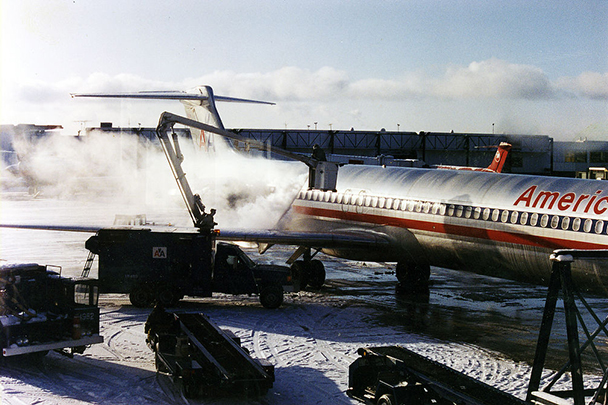 deicing plane