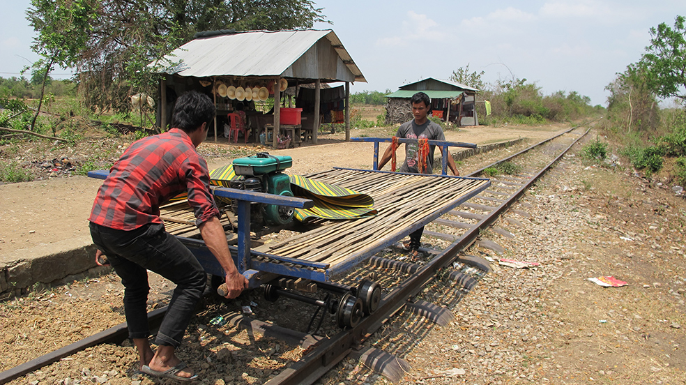 bamboo train working